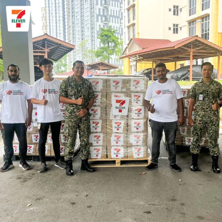 2023-donation-to-malaysia-army
